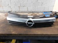 Khlergrill <br>OPEL ASTRA H CARAVAN 1.8