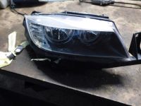 Scheinwerfer rechts Facelift. Halter gebrochen!<br>BMW 3 (E90) 318I